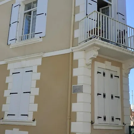 Vue 1r Etage Avec Balcon Daire Les Sables-dʼOlonne