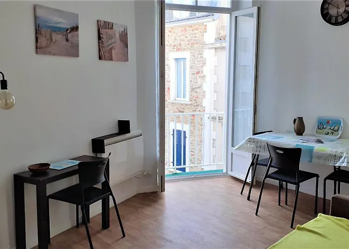 Vue 1r Etage Avec Balcon Daire *