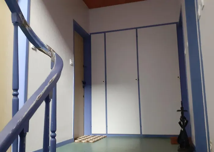 Daire Vue 1r Etage Avec Balcon *