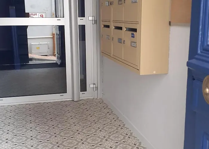 Daire Vue 1r Etage Avec Balcon