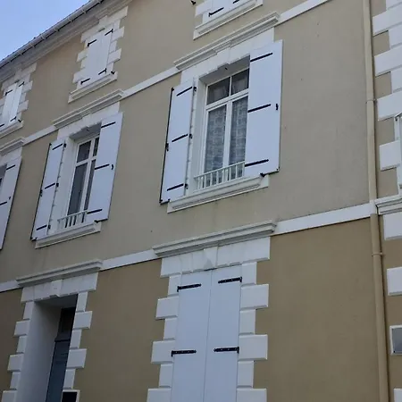 Vue 1r Etage Avec Balcon Apartment