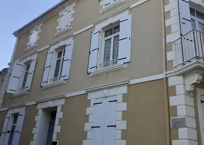 Vue 1r Etage Avec Balcon Apartment